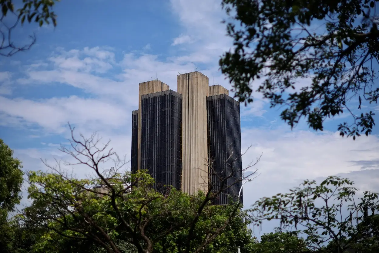 Ata do Copom, inflação no Brasil, shutdown, falas do BC e mais destaques desta terça