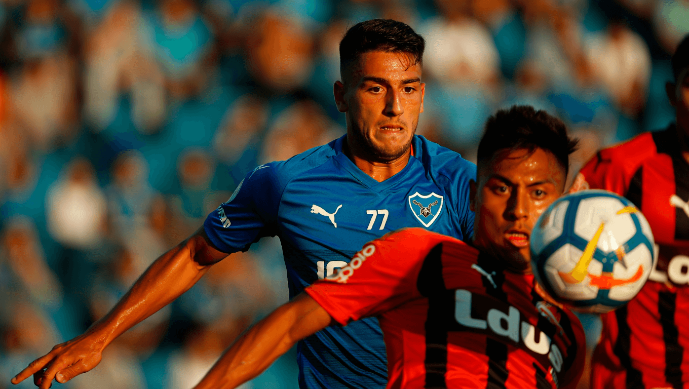 LDU Quito faces Independiente del Valle tonight in crucial Liga Pro battle, Spinelli leads IDV's championship push