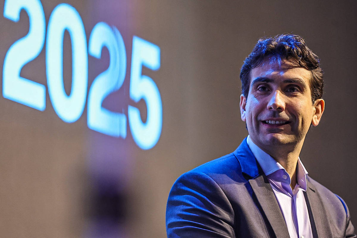 Copom deve manter Selic parada em 15% apesar de PIB fraco - 07/12/2025 - Mercado