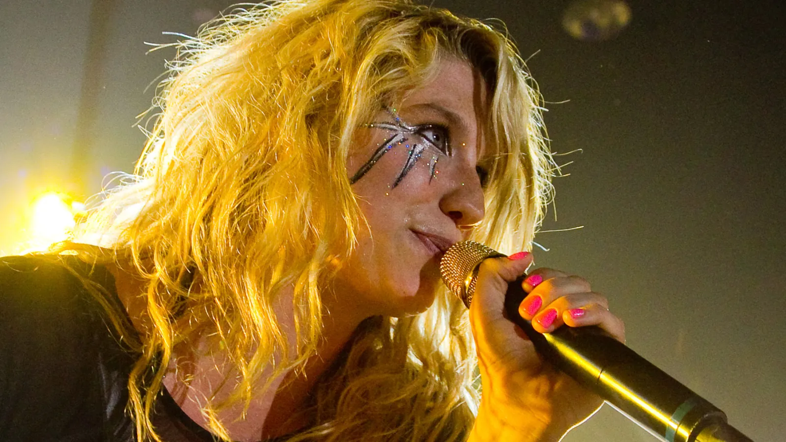 Kesha 'Tik Tok' Interview: 'That Was Just Me!'