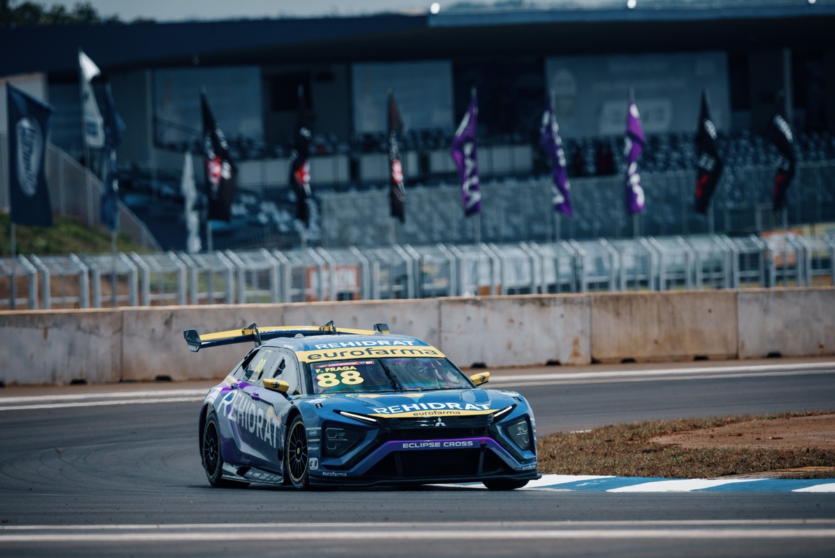 Salas é pole em Interlagos; Fraga na frente na sprint