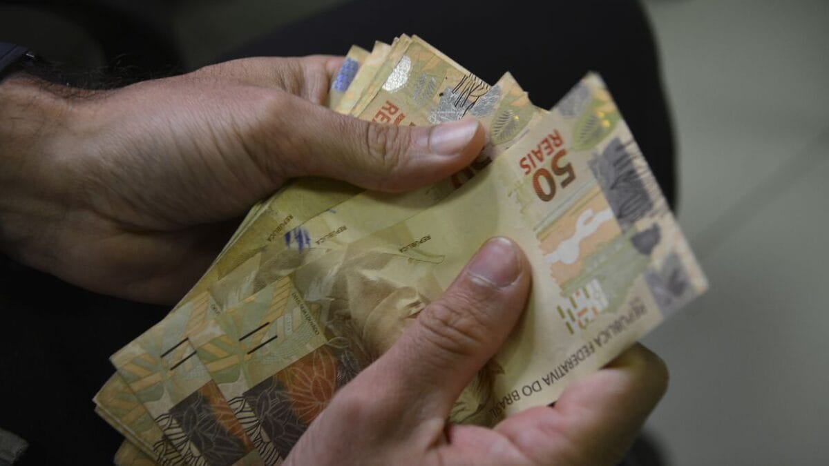Trabalhadores têm até esta segunda para sacar benefício esquecido; veja quem tem direito