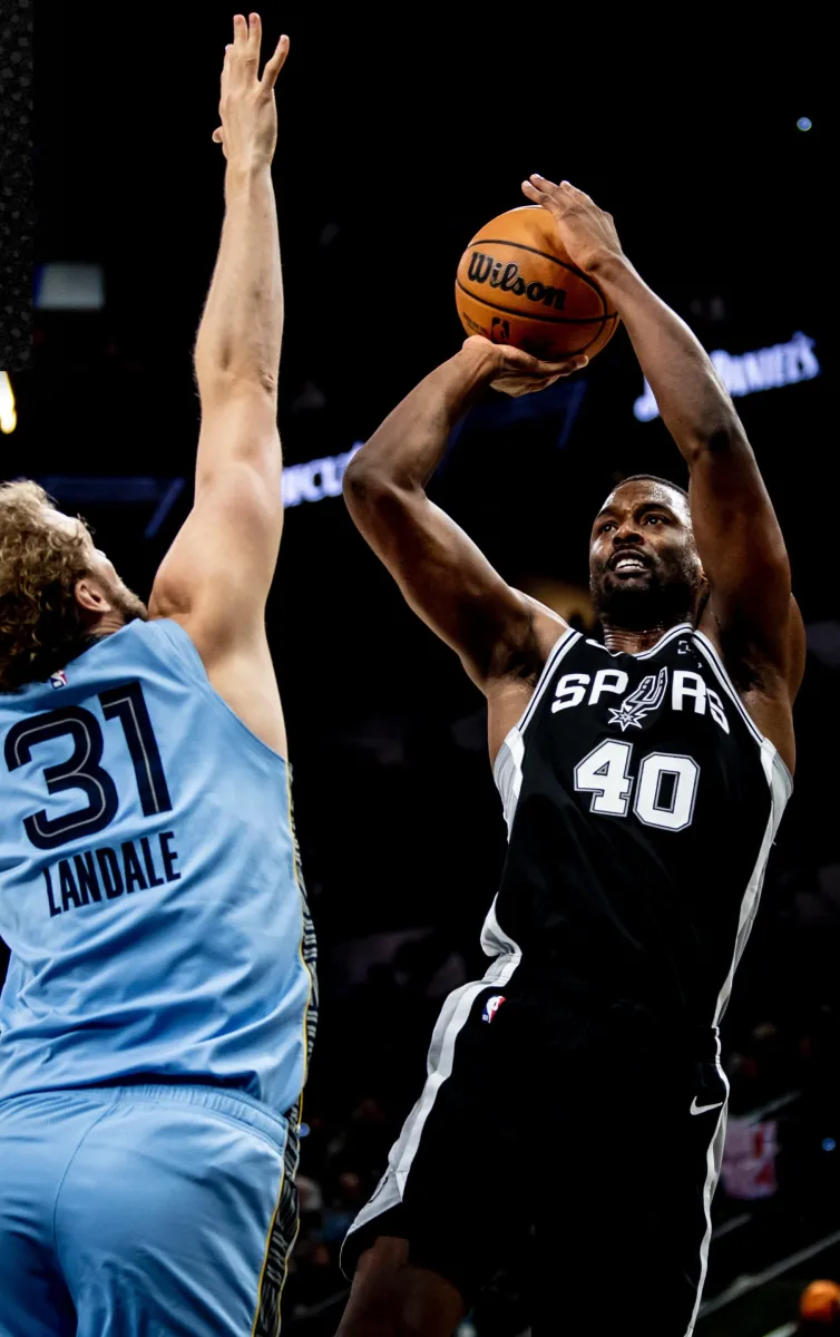 Vintage game for Barnes; White, Davis shine with huge games