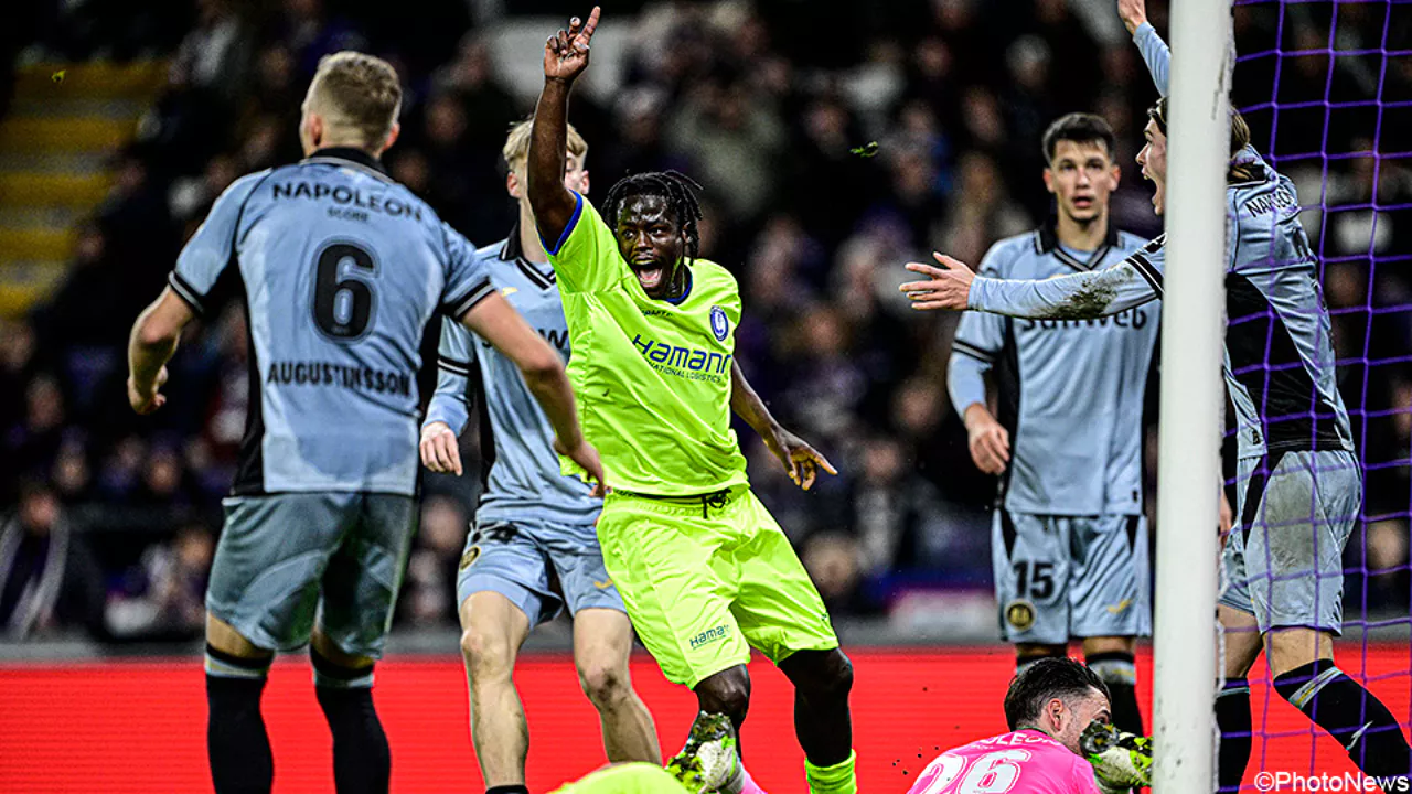 Anderlecht zwoegend naar halve finales, Gent sakkert om niet-gefloten rood en afgekeurde goal in 96e minuut