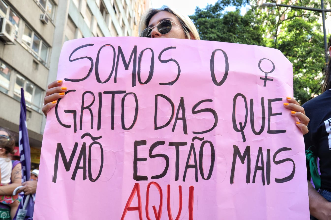 Dados de 2025 indicam que, das mais de 52 mil ocorrências de violência contra a mulher, 80 resultaram em feminicídio e 264 foram tentativas