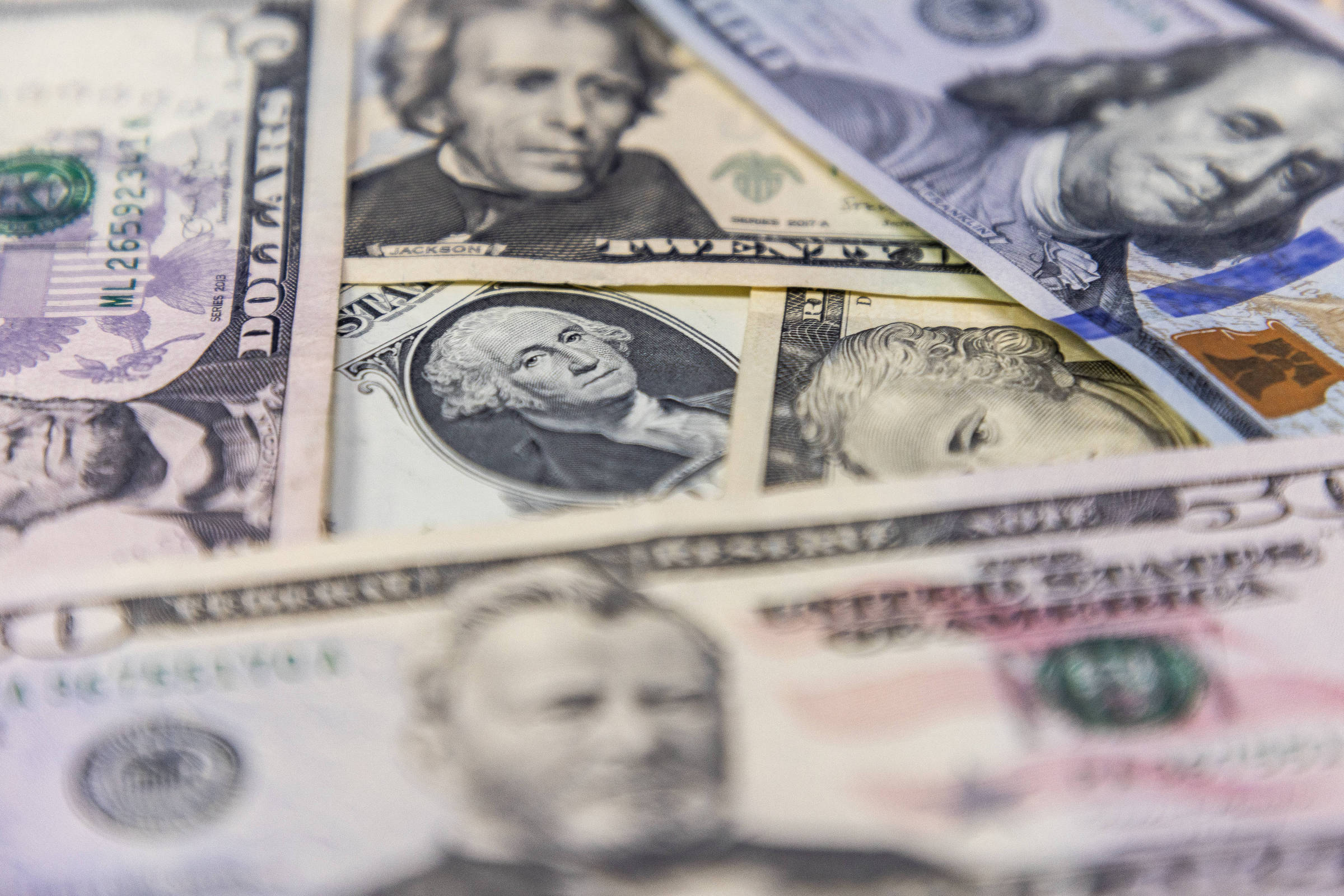 Dólar e Bolsa hoje (27); acompanhe as cotações - 27/01/2026 - Economia