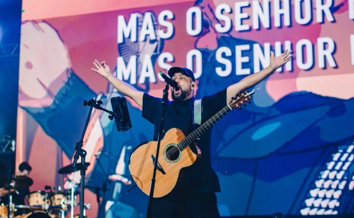 Fernandinho reúne 62 mil pessoas em Matinhos no Verão Maior Paraná