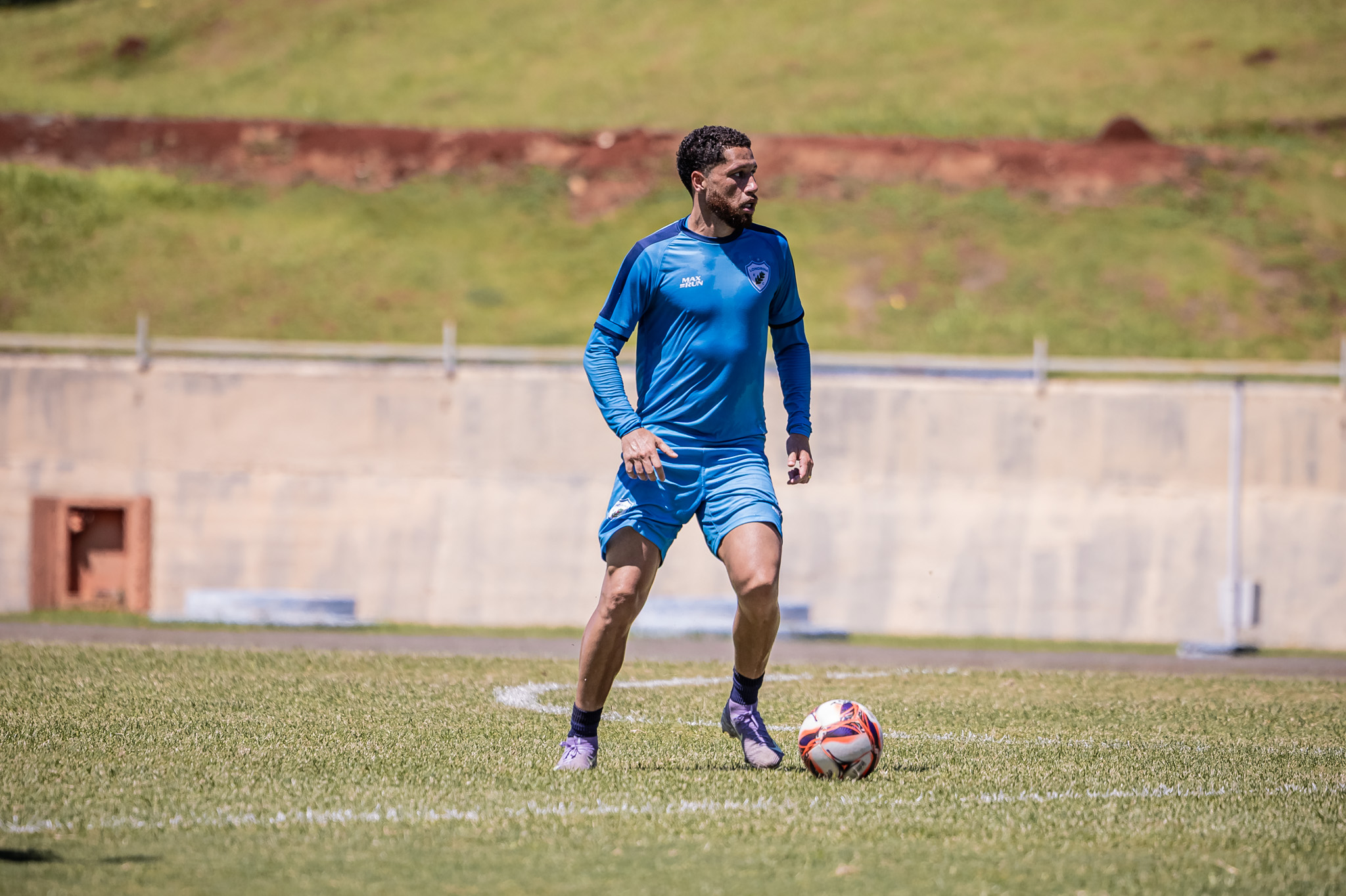 Líder do grupo A, Londrina recebe o Galo Maringá no Café