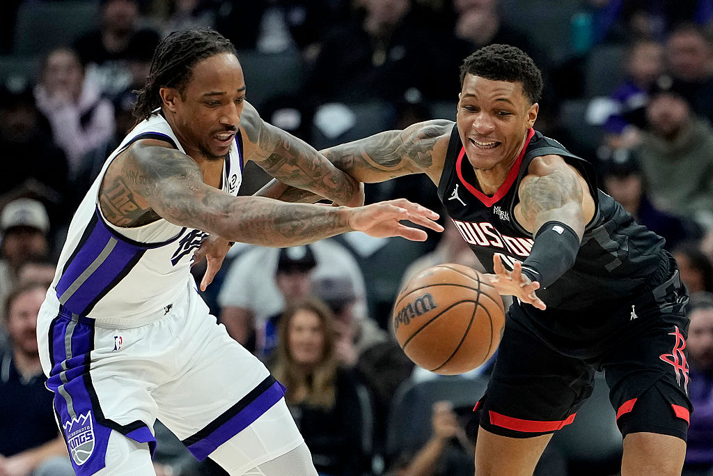 Sacramento Kings snap seven-game skid, hand Rockets loss