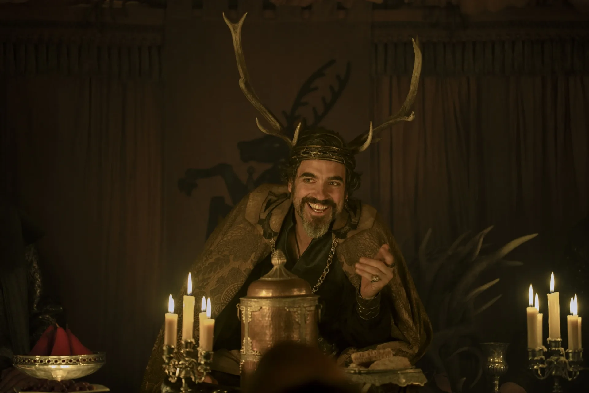 Shout Out to Lyonel Baratheon, 'A Knight Of The Seven Kingdoms' Breakout Party Boy