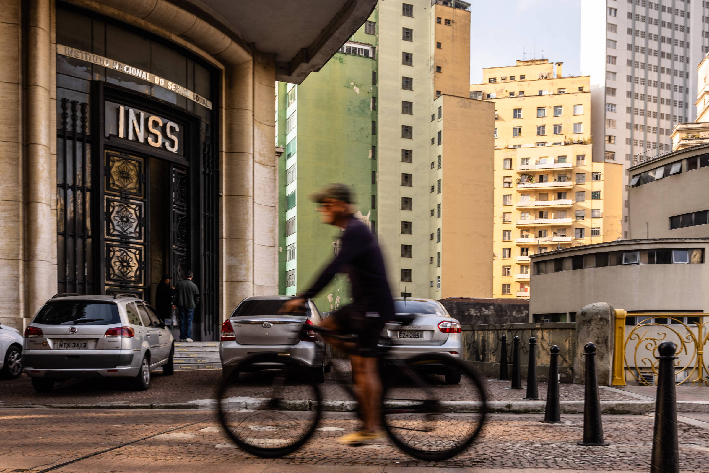 Teto INSS 2026: Aumento para aposentados será de 3,90% - 09/01/2026 - Economia