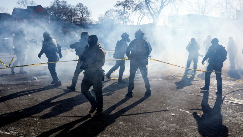 White House shows first signs of retreat as backlash grows over Minnesota killing