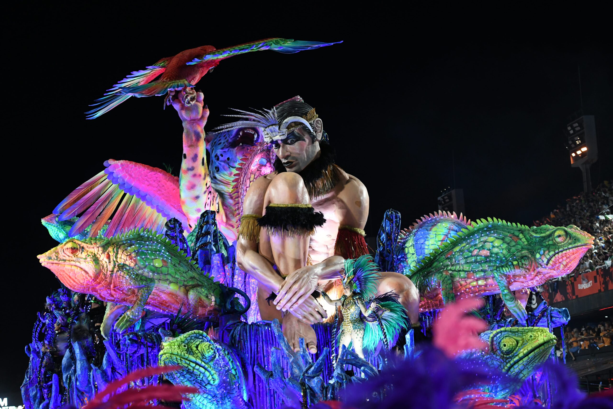 Imperatriz Leopoldinense é a primeira finalista do prêmio de melhor escola