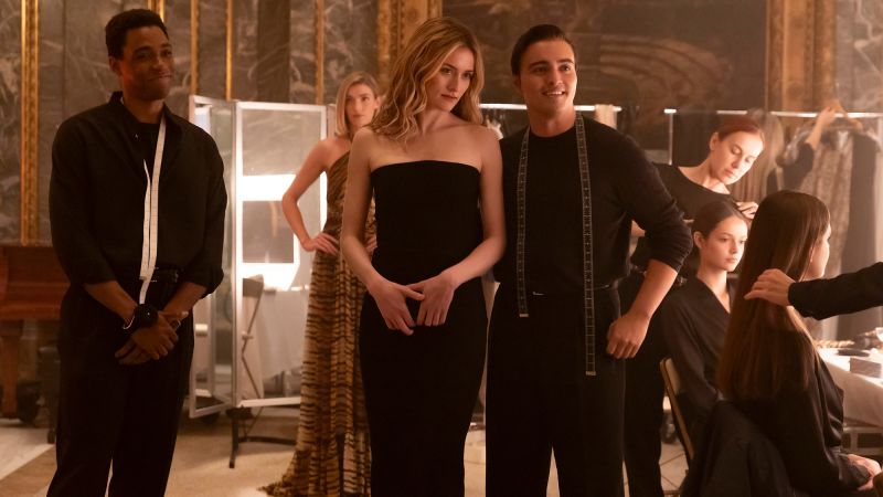 Love Story: John F Kennedy Jr & Carolyn Bessette: The costumes are great, actually!